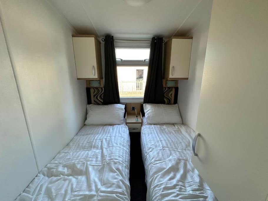 Beautiful Newly Decorated Cabin Holiday home Northampton